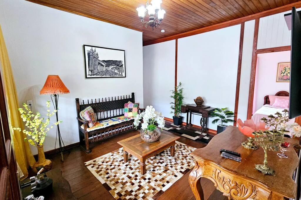 チラデンテス Casa Dos Coelhos, 750M Do Centro, Ate 12 Pessoasヴィラ エクステリア 写真